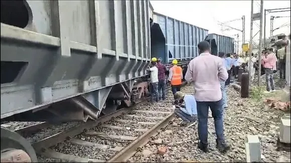 Surat Goods Train Derailment: Railways Clarifies No Traffic Disrupted